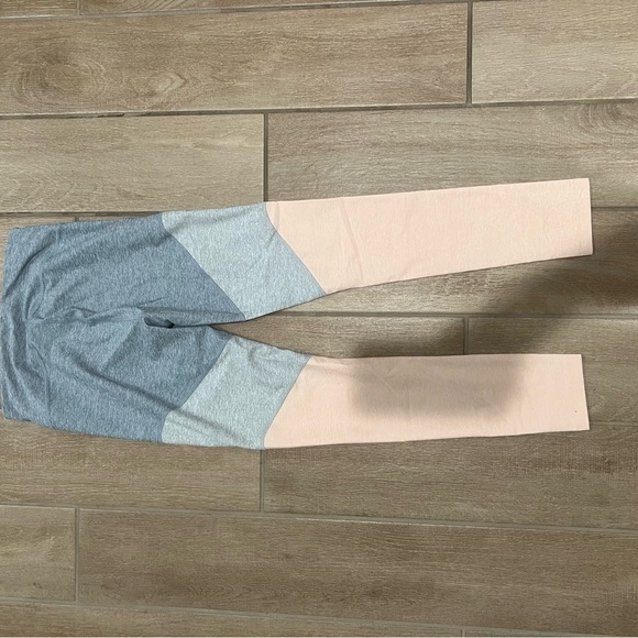 Outdoor voices leggings - Picture 2 of 3